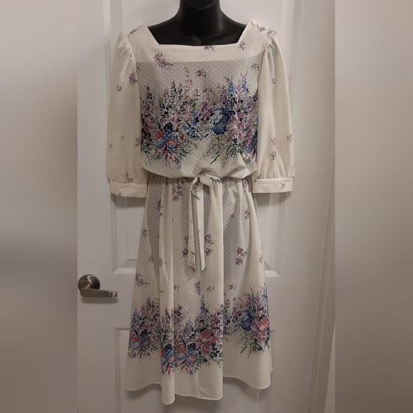 Vintage Women's Summer Dress Semi Sheer Size 13/14 Floral Belted Made in Canada - Picture 1 of 7